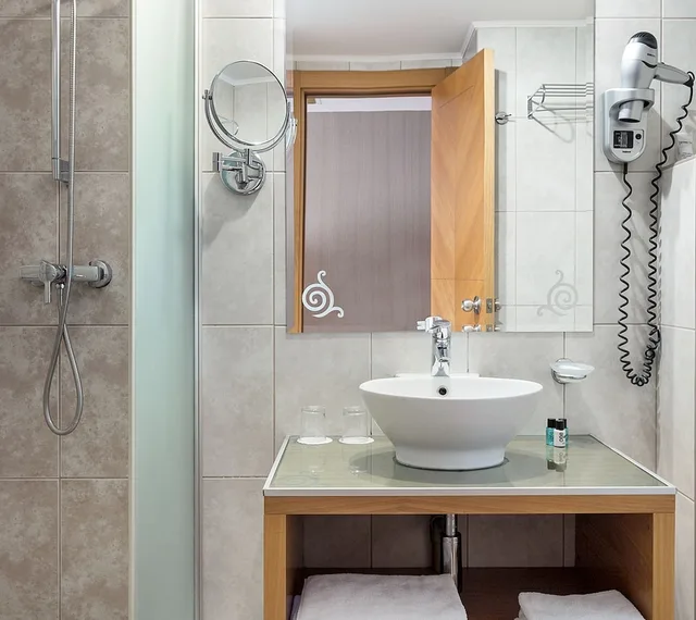Standard, Queen Bed, Marmara Hotel 4/4