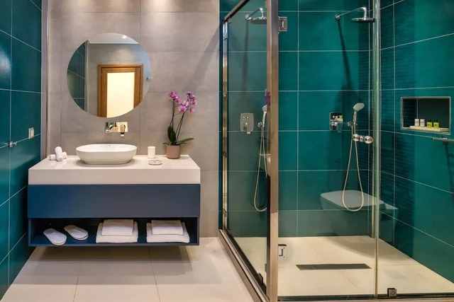 جناح تنفيذي بسرير مزدوج مع أريكة بحوض استحمام، Aura Suites 2/2