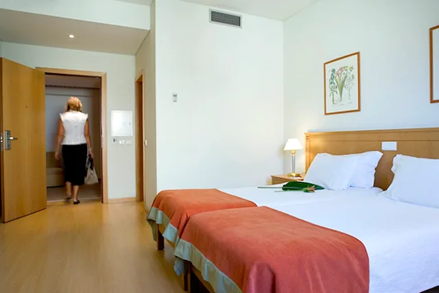 غرفة قياسية بسريرين منفصلين، Tryp By Wyndham Porto Centro Hotel 4/10