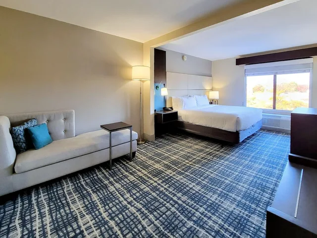 غرفة قياسية بسرير كينج لذوي الإعاقة، Holliday Inn Belcamp Aberdeen Area Ex Wingate By Wyndham Aberdeen Edgewood 6/10
