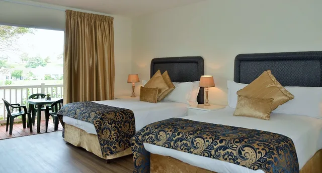 غرفة كلاسيكية رباعية بسريرين مزدوجين، The Estuary Hotel and Spa 1/1