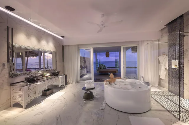 Water Villa, Superior, King Bed, Sofa, with Pool، Emerald Maldives Resort & Spa 2/2