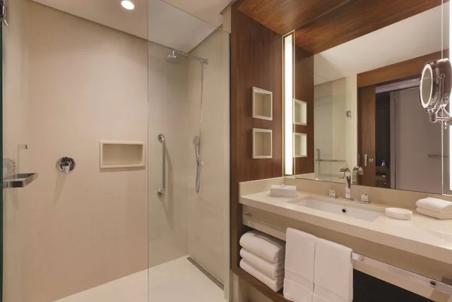 Classic, Suite, King Bed, Lagoon View, Club Lounge Access، Hilton Barra Rio De Janeiro 7/8