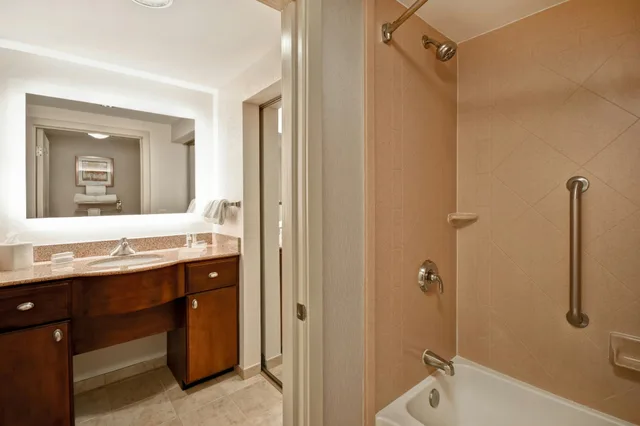 جناح بسريرين مزدوجين لذوي الإعاقة، Homewood Suites By Hilton Dover 2/4
