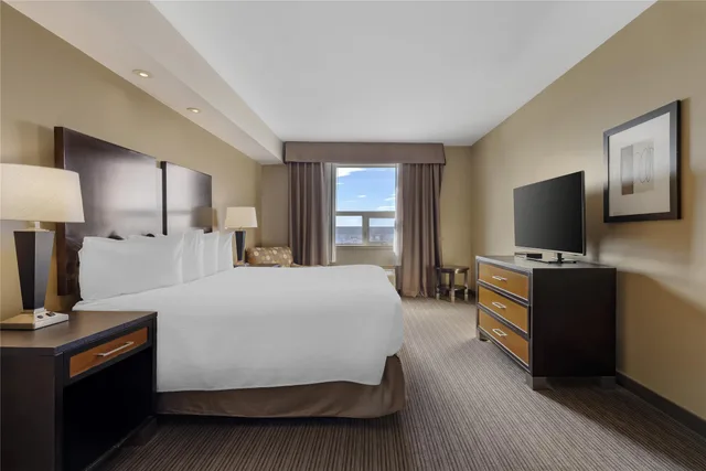 جناح بسرير كينج مع أريكة، Best Western Plus Moose Jaw 2/4