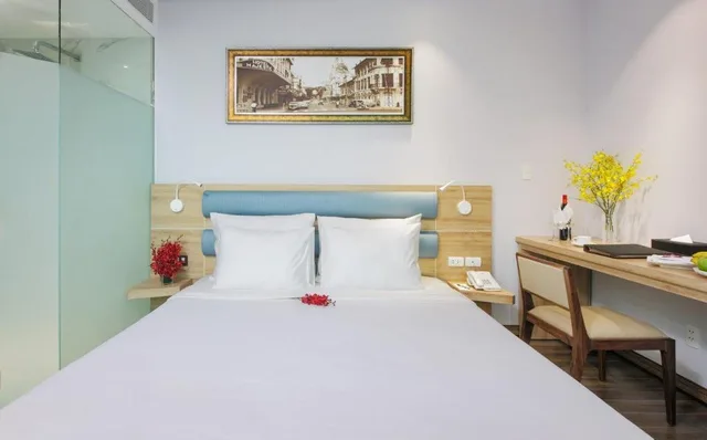 Deluxe, Queen Bed, No Window، Adora Mira Hotel (formerly Ramada Encore By Wyndham Saigon D1) 4/9