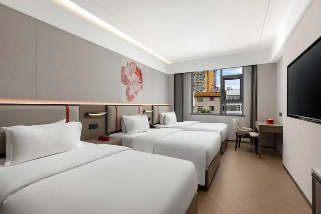 غرفة ديلوكس بثلاثة أسرّة، Ramada Encore by Wyndham Kunming Jingkai 1/1