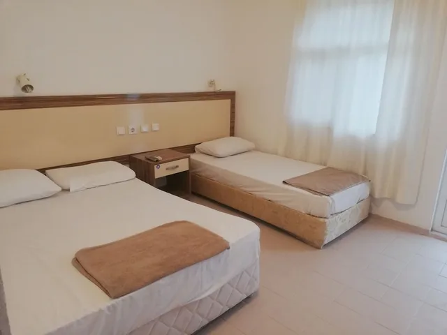 غرفة عائلية ثلاثية بسرير مزدوج وسرير فردي بإطلالة على المسبح، Unal Boutique Hotel 2/10