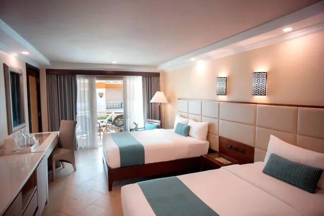 غرفة بريميير بسرير مزدوج وسرير فردي، Boracay Mandarin Island Hotel 3/4