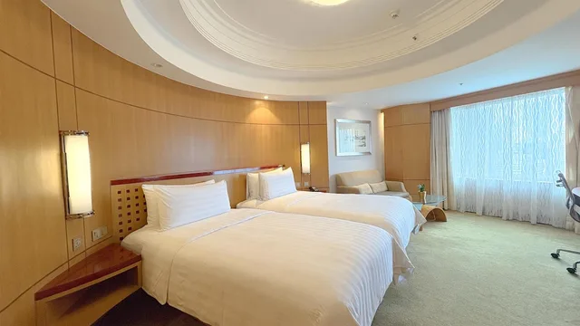 Deluxe, Twin Beds, Makati Shangri-La 4/10