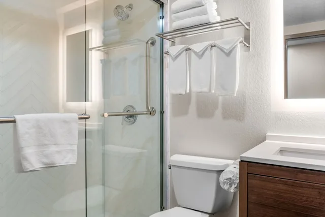 غرفة قياسية بسرير كوين، HOLIDAY INN ROCK SPRINGS 4/6