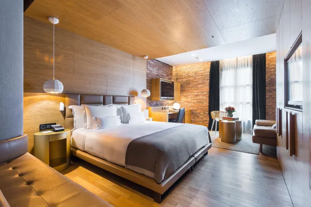 Standard, Monument Hotel 1/1