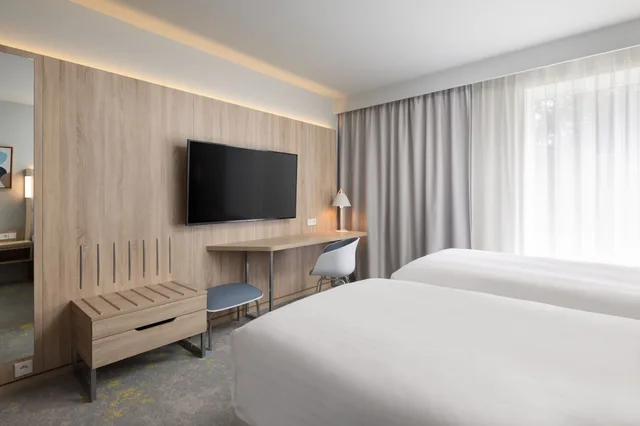 غرفة ديلوكس بسريرين منفصلين، Courtyard by Marriott Paris Charles de Gaulle Central Airport 4/5