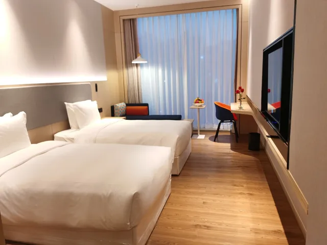 غرفة قياسية بسريرين مزدوجين بإطلالة على المدينة، Holiday Inn Express Shenzhen Nanshan, an IHG Hotel 3/10