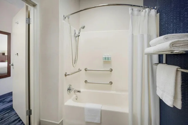 غرفة رباعية بسرير كوين لذوي الإعاقة، Fairfield Inn By Marriott Philadelphia Airport 5/5