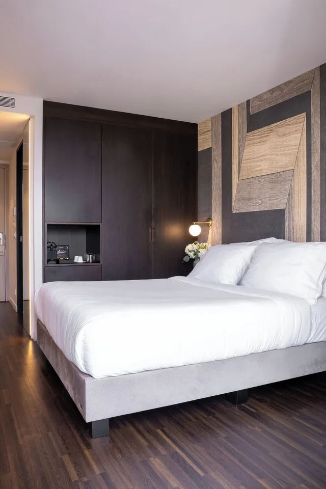 Cozy, Ex, Classic, Queen Bed، AZUR HOTEL 1/9