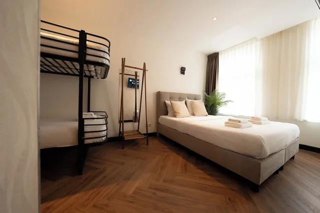غرفة عائلية بسرير مزدوج وسرير بطابقين، Hotel Heye 130 5/6
