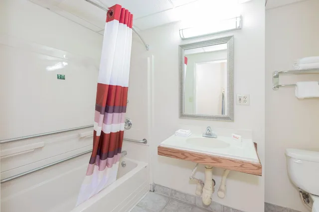 Room, Queen Bed, Accessible, Red Roof Inn Columbus Ohio State Fairgrounds 4/5