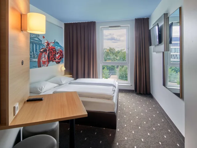 غرفة بسرير كوين، B&B Hotel Bad Homburg 9/10