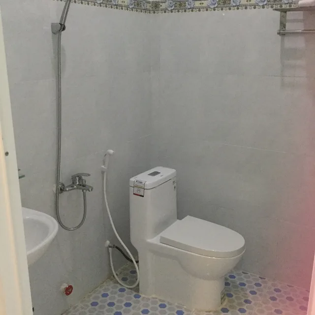 غرفة أساسية بسريرين كوين بإطلالة على المسبح، Hotel Nguyen Toan 7/8