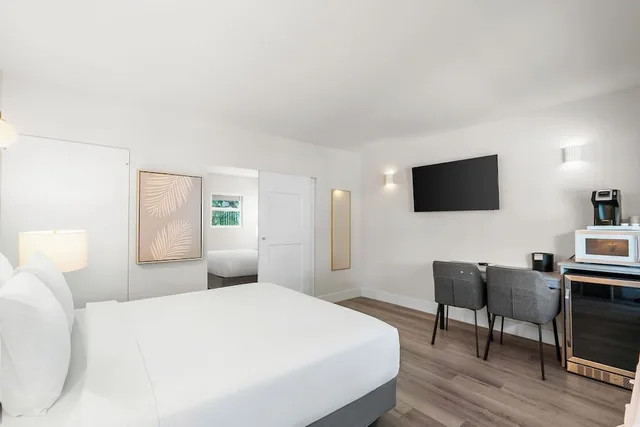 2 Bedrooms, 2 Queen Beds, Adult Only، The Garden Hotel and Resort 1/10