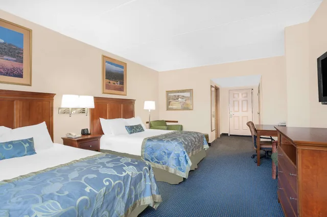 غرفة قياسية بسريرين كوين لذوي الإعاقة، Wingate By Wyndham Ellicottville 1/4