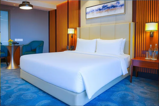 غرفة ديلوكس بسريرين منفصلين بشرفة، Radisson Blu Resort Dharamshala 3/10