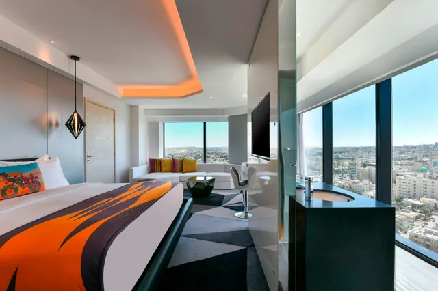 Penthouse, W Amman 1/4