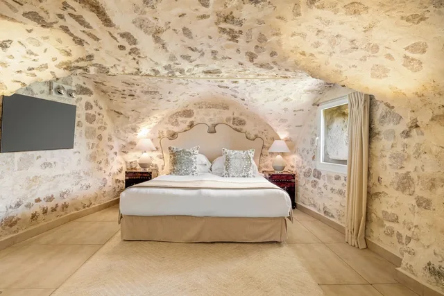 جناح جونيور بسرير فردي بإطلالة على البحر بغرفة نوم واحدة، Chateau De La Chevre D Or 3/8