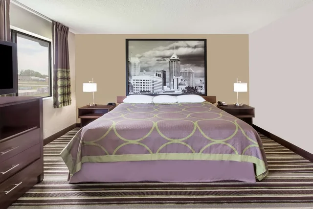 غرفة قياسية بسرير كينج، Super 8 By Wyndham Plymouth 2/3