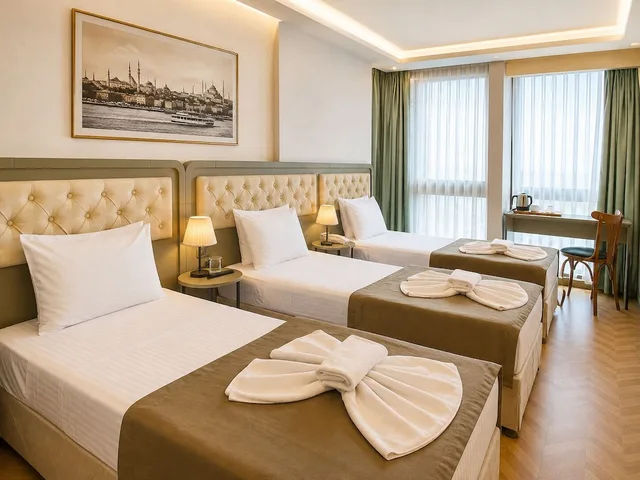 غرفة قياسية ثلاثية بثلاثة أسرّة بإطلالة على البحر، Mayer Hotel 2/10