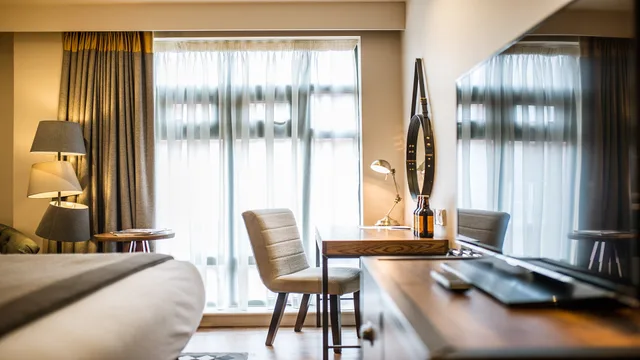 غرفة قياسية بسرير كينج، HOTEL INDIGO YORK 6/10