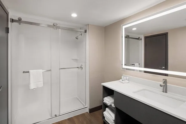 جناح بسرير كينج، Hawthorn Extended Stay by Wyndham Nashville Airport/Opryland 7/8