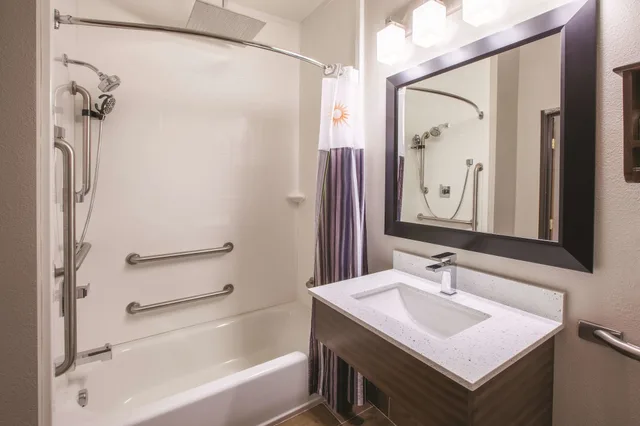 Room, Queen Bed, Accessible, La Quinta Inn & Suites by Wyndham NW Tucson Marana 10/10
