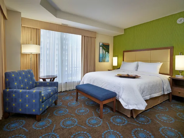 غرفة بسريرين كوين بغرفة نوم واحدة، HAMPTON INN BY HILTON HALIFAX DOWNTOWN 4/10