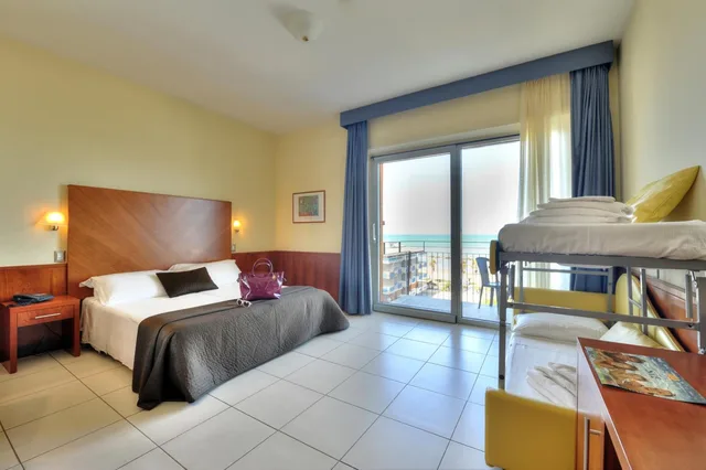 غرفة رباعية بشرفة، HOTEL SOLE 1/10