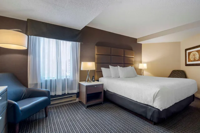 غرفة سوبيريور بسرير كينج، Best Western Premier Chateau Granville Hotel and Suites and Conf. Centre 1/5