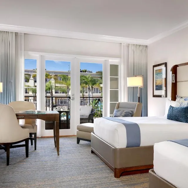 غرفة بسريرين مزدوجين بإطلالة على الفناء، Balboa Bay Resort 2/4