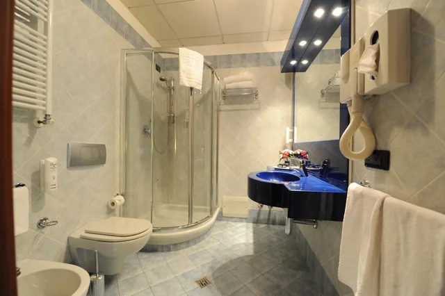 غرفة ثلاثية بسرير مزدوج وسرير فردي، Hotel Parisi 8/8