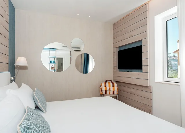 1 Bedroom, Classic, Queen Bed, Hotel Tirrenia 2/5