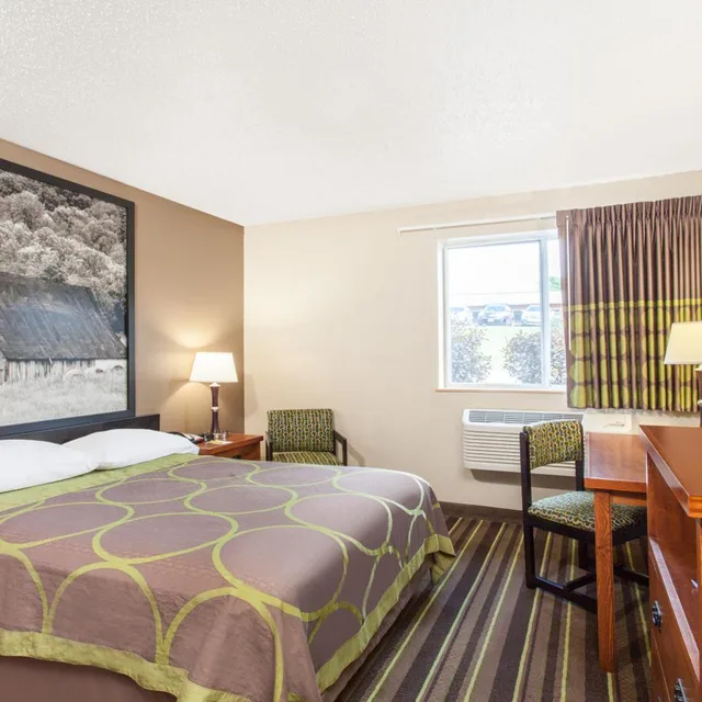 جناح بسرير كوين، Super 8 by Wyndham Richlands/Claypool Hill Area 2/5