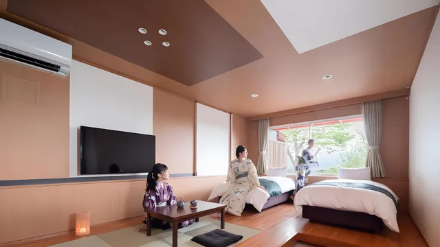 غرفة سوبيريور رباعية، Ooedo Onsen Monogatari Dogo 1/1