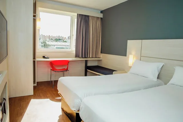 غرفة قياسية بسريرين منفصلين، Hotel Ibis Montevideo 2/10