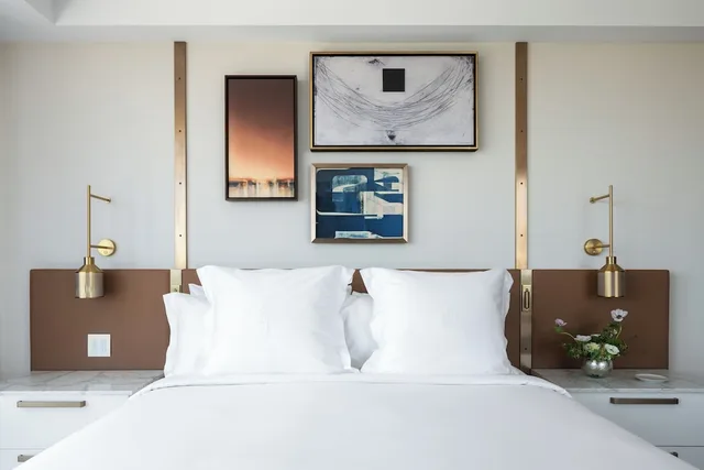 Deluxe, King Bed, River View, Accessible, Four Seasons Hotel Minneapolis 2/3
