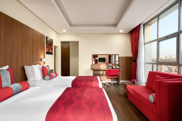 جناح جونيور بسريرين منفصلين للمدخنين، Ramada Encore By Wyndham Kuwait Downtown 1/5