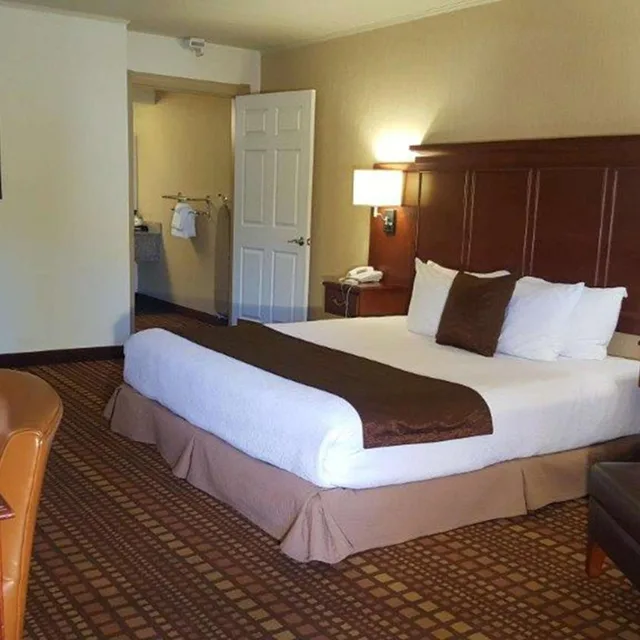 غرفة بسرير كينج لذوي الإعاقة، Best Western Plus Humboldt House Inn 1/3