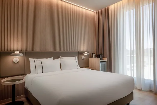 غرفة سوبيريور بسرير كوين بشرفة، AC Hotel by Marriott Clodio Roma 1/6