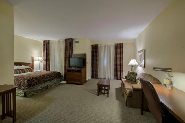 استوديو بسرير كوين، Staybridge Suites Harrisburg Hershey 1/1