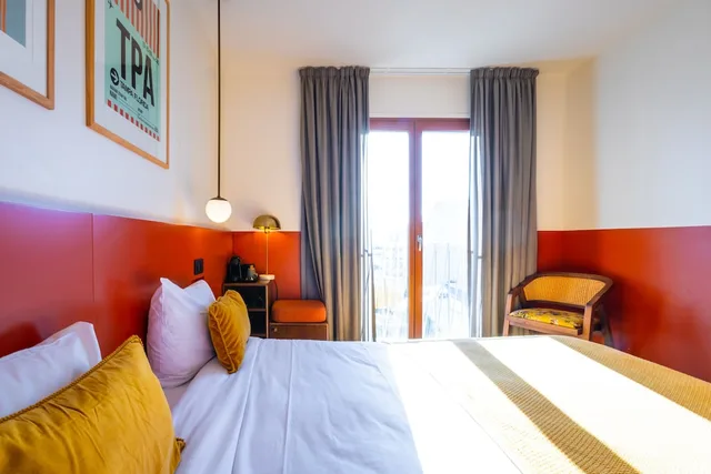 Room, Double Bed, The People Paris Nation 1/7