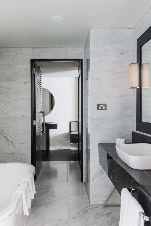 جناح، Swissotel Sydney 2/5